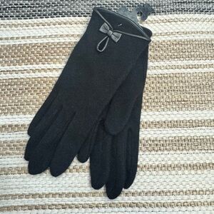 Lambswool Cashmere Women’s Black Bow Winter Gloves Classic Minimalist Luxury